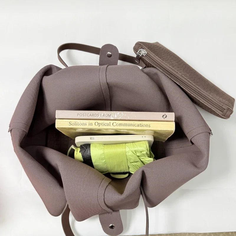 Elegante Krokodil-Prägung Leder-Handtasche für Damen Luxus-Designer Große Kapazität Schultertasche Breitflügel-Handtasche – Detail 3
