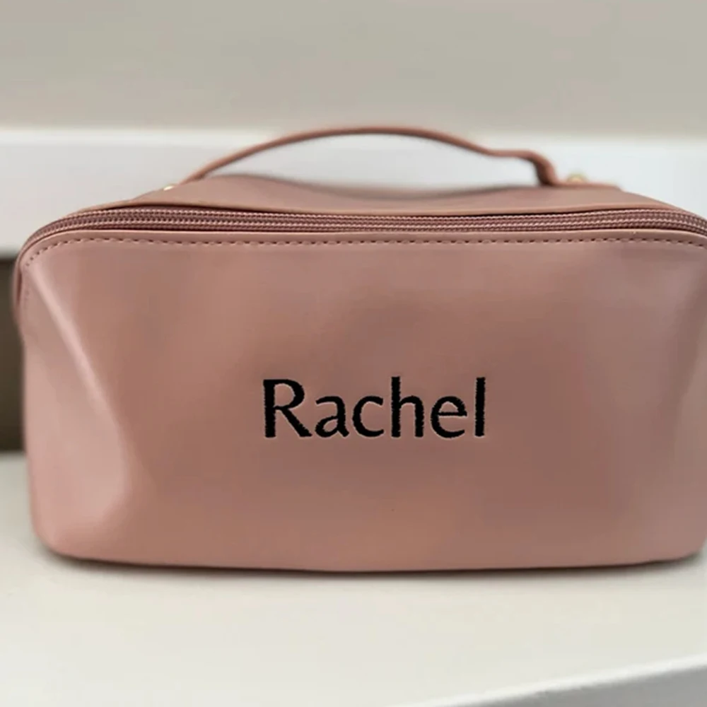 Borsa per trucco in PU da donna personalizzata Nome personalizzato Regalo di Natale Borsa per organizer regalo per damigella d'onore Borsa per cosmetici da viaggio in pelle