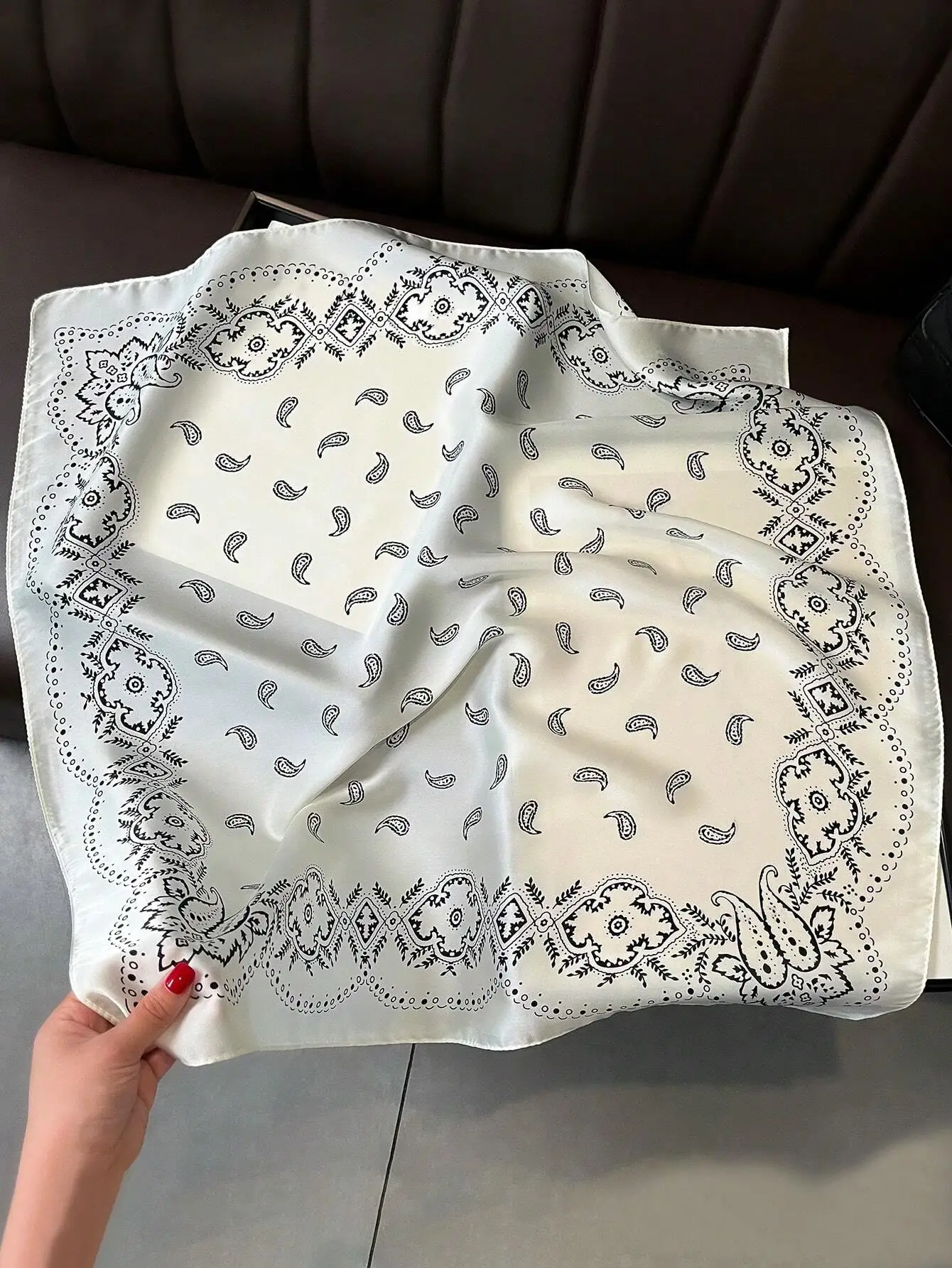

Imitation Silk Paisley Print Square Scarf 27.6 Inch Lightweight Bandana For Men Women