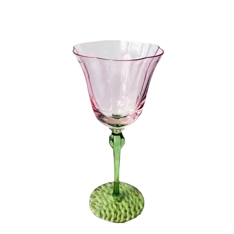Small Fresh Flower Goblet Medieval Glass Vintage French Cup Pink Green Red Wine Glass Beer Glasses for Valentine\'s Day Gift