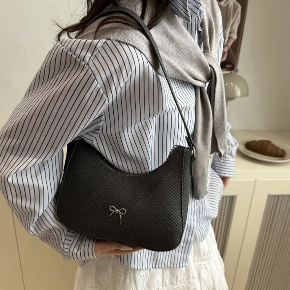 한국 스타일 PU 가죽 신상 디자인 언더암 백 대용량 스윗 보우노트 암핏 백 Y2K 핸드백 여성 숄더백