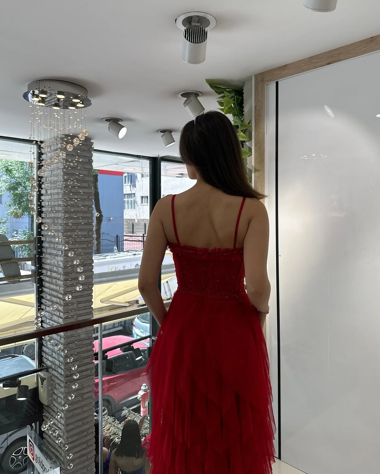 2025 feito sob encomenda em linha reta sem alças tule vestido de festa requintado cintas de espaguete ruched em camadas zíper voltar vestido de noite