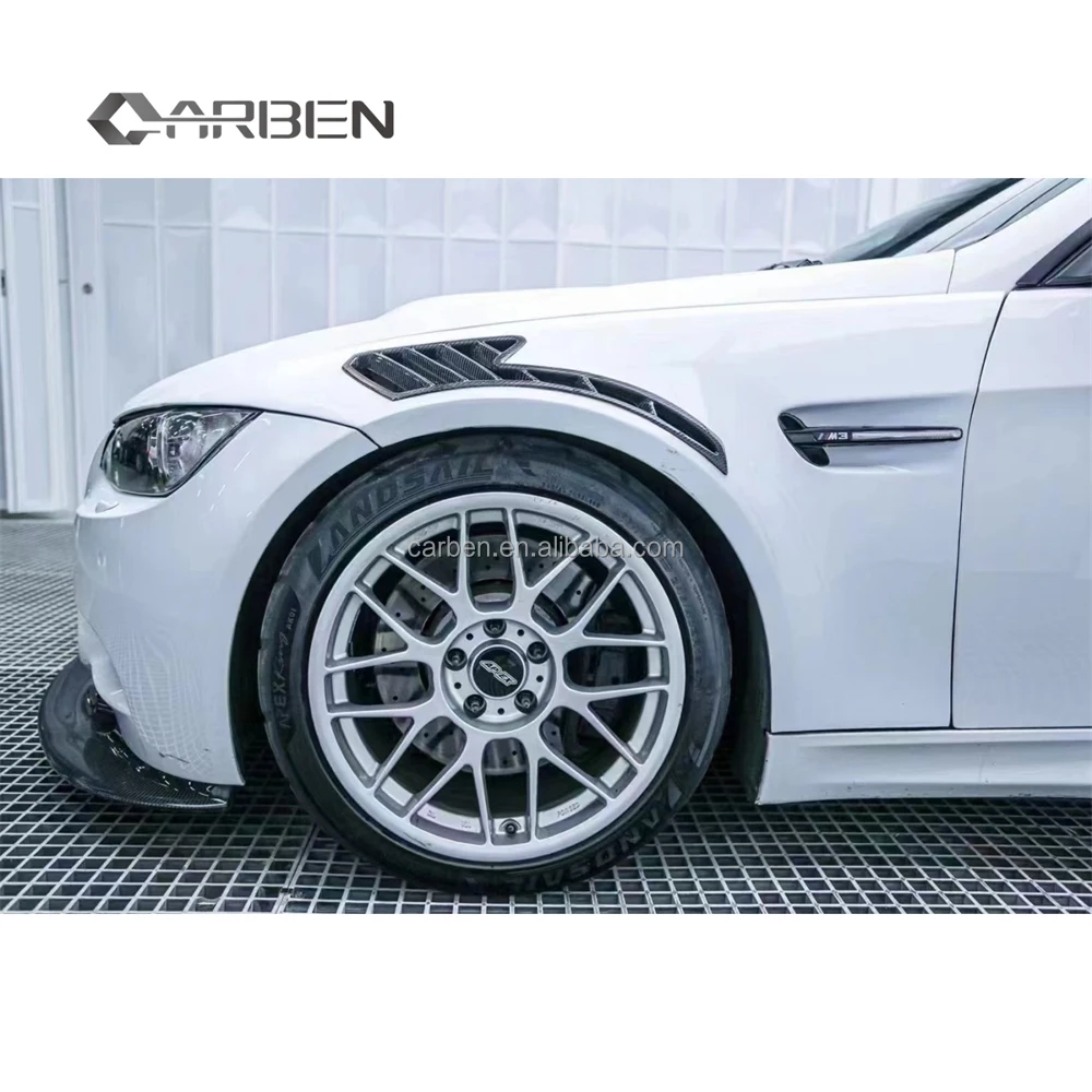 RS-style Carbon Fiber Fenders with Split Vents for BMW M3 E92 E93 Body Kits 6