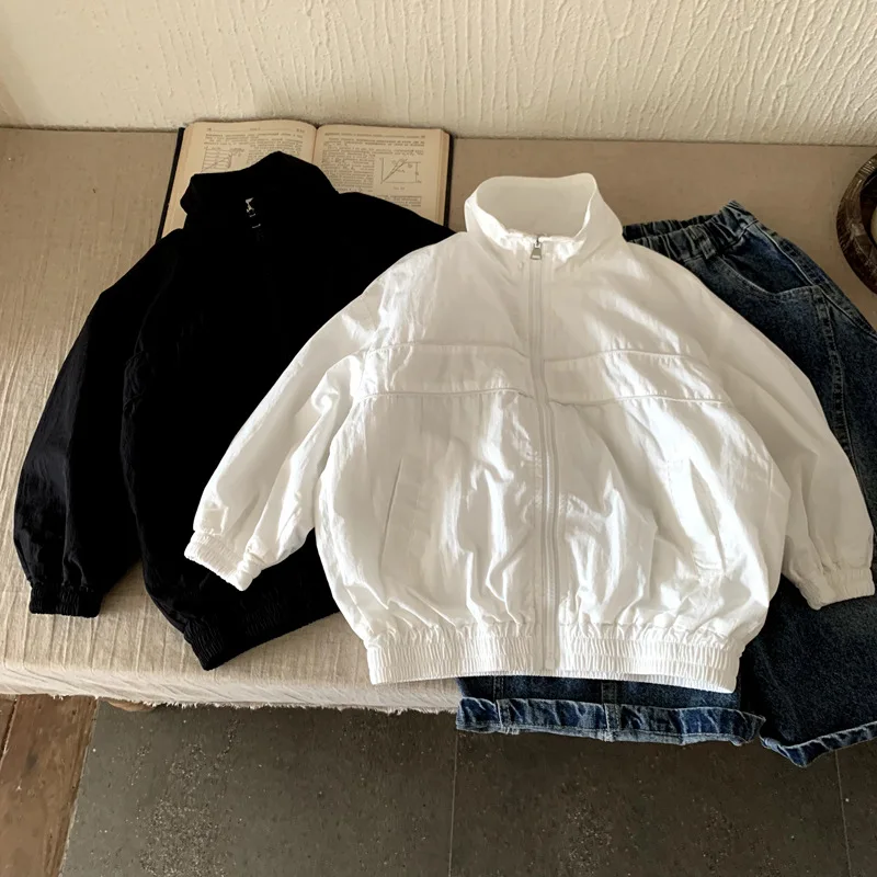 

Пальто для мальчиков, осень 2024, корейский стиль, Новое поступление, черный, белый цвет, однотонный, стильный, модный, крутой, красивый, водонепроницаемый кардиган