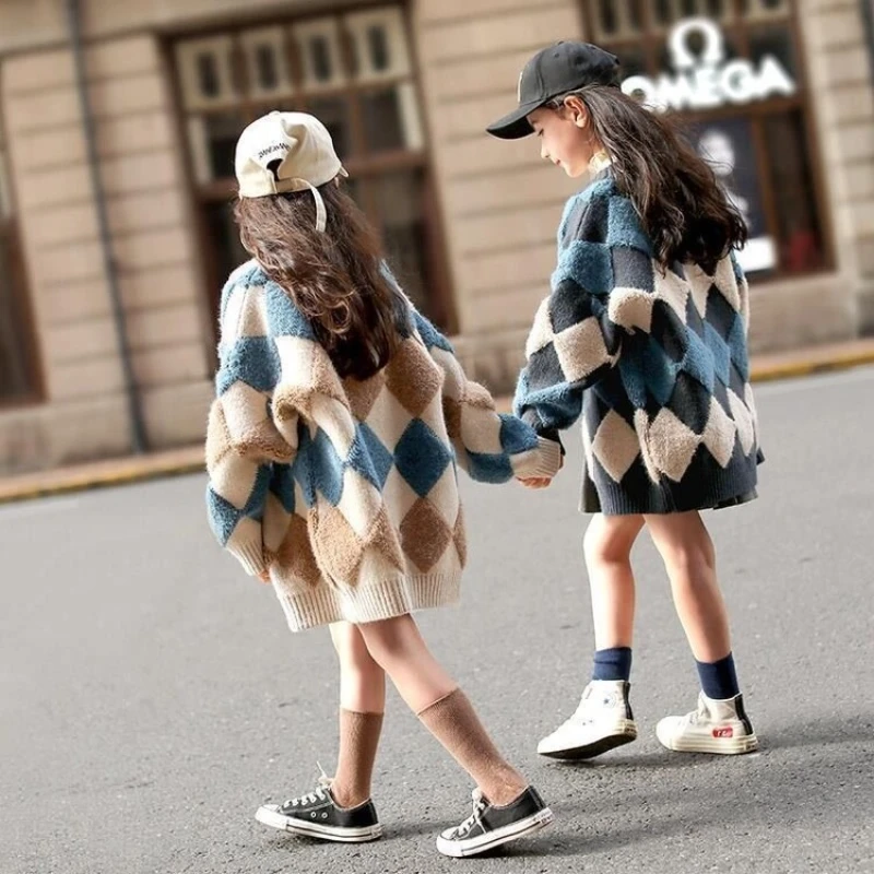 

2025 New Winter Mid to Large Children's Contrasting Diamond Grid Medium Long Warm and Thick Sweater Jacket