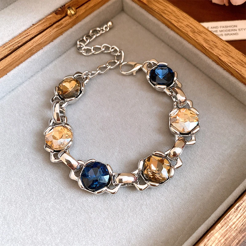 Retro Zirkon Verstellbares Armband Exquisiter Stilvoller Handgelenkschmuck für Frauen Personalisiertes Design Damenarmband 2026 Geschenke