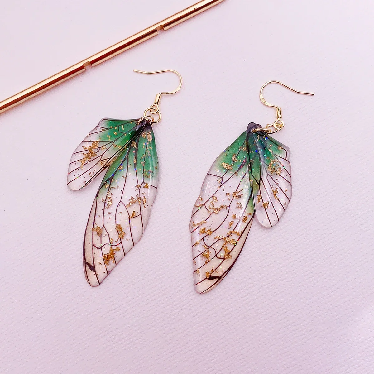 Minar Fairy Clear Gradient Color Resin Wings Dangle Earrings für Damen Großhandel Kupfer Strass Schmetterlingsanhänger Ohrring