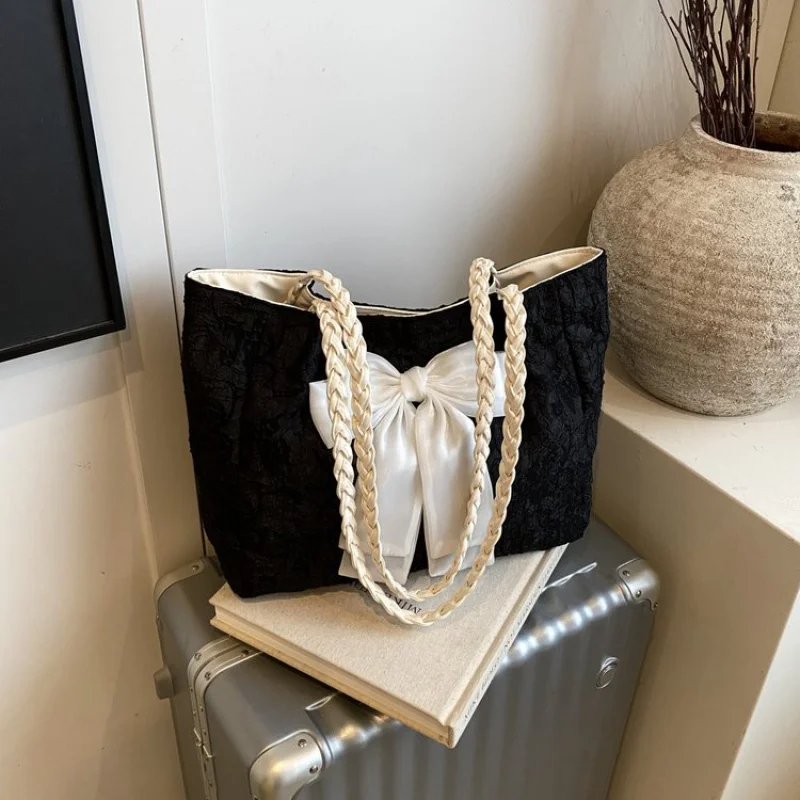 

Classic Women Leather Crossbody Bag Luxury Designer Handbag Elegant Shoulder Bag Trendy