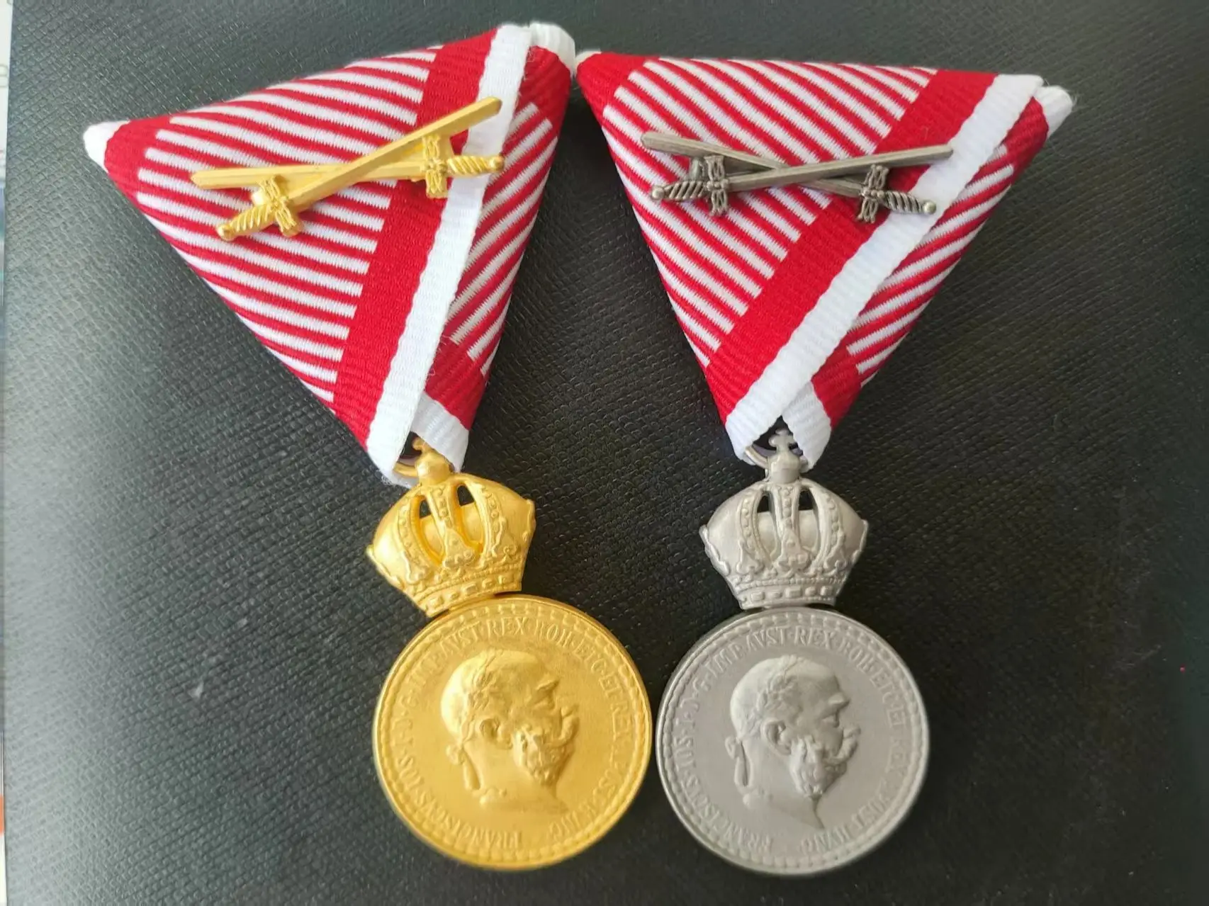

1 Set Silver and Gold Austro Hungarian Empire Bronze Medal for Military Merit Reproduction