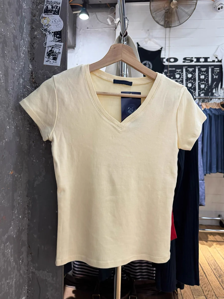 

Sweet Butten Yellow Slim T-shirt Summer V-neck Cotton Basic Short Sleeve Tees Women Vintage Preppy Style Simple Tshirts New Tops