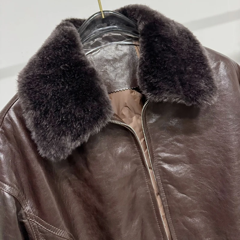 سترة جلدية للنساء مستوردة من زيت الندى البارد الشمع طبقة علوية من فرو الغنم المتكامل معطف قصير من ريش الإوز ملابس خارجية أنيقة دافئة #2