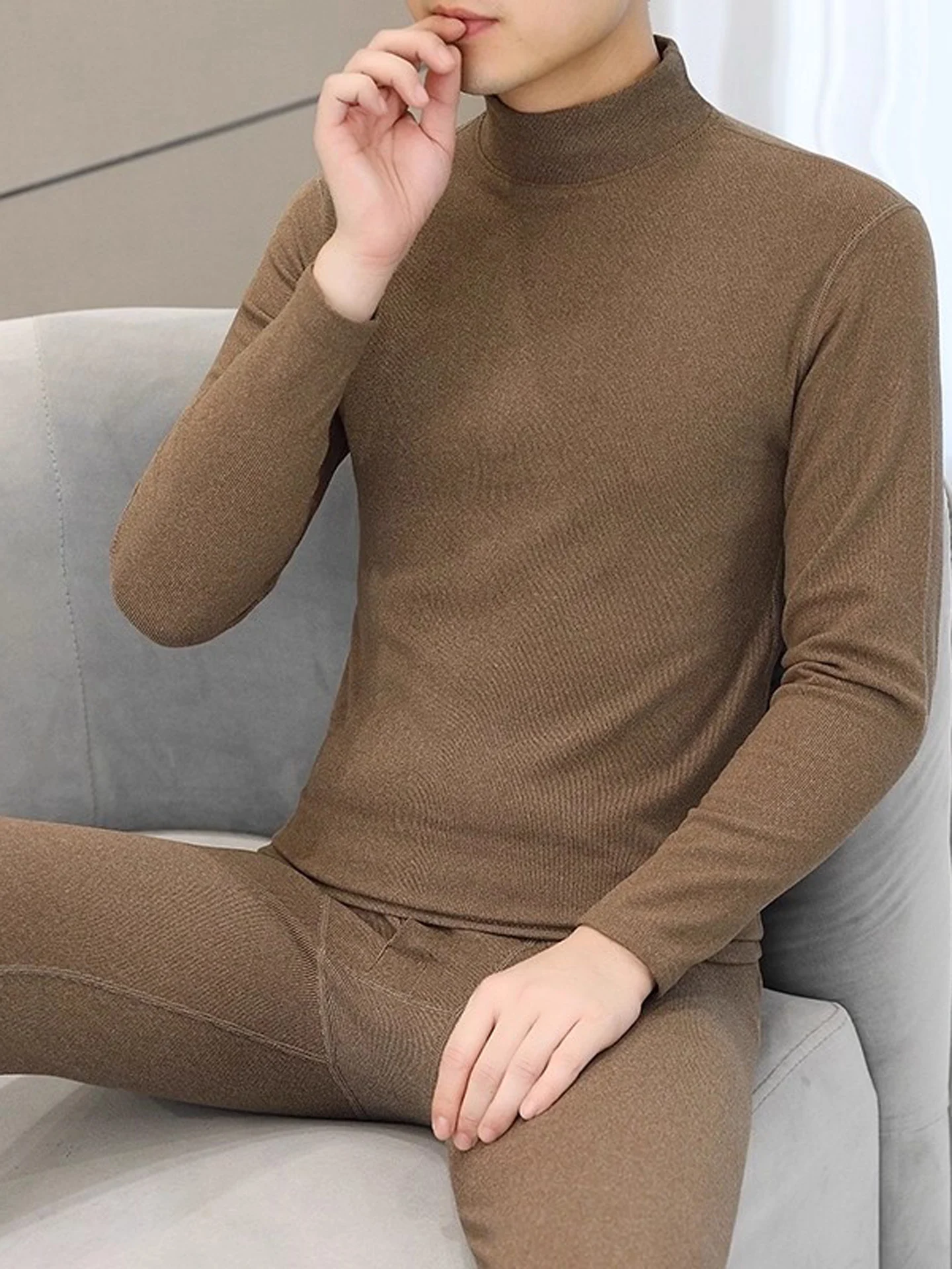 

Теплый комплект термобелья для мужчин: облегающая футболка с высоким воротником из хлопка и шерсти, молодежная футболка с длинным рукавом, длинные брюки, осенний вариант.