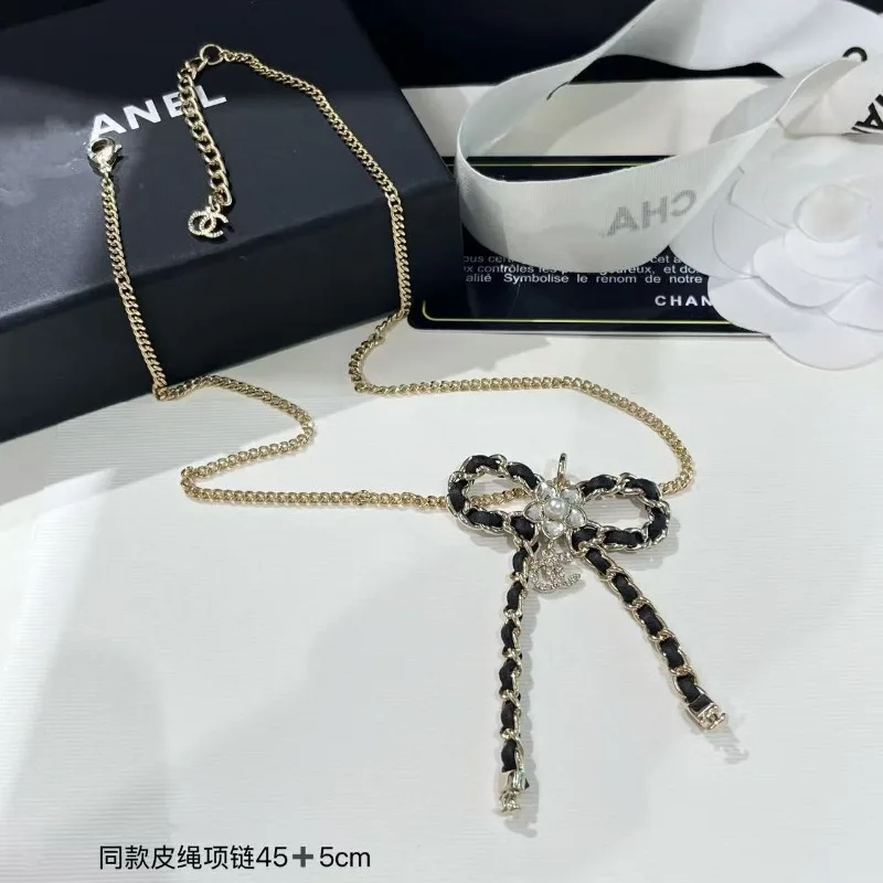 

25 новых осенних украшений: ожерелья, серьги, броши. Универсальные, высококачественные, для повседневной носки, кожаные ожерелья и серьги.