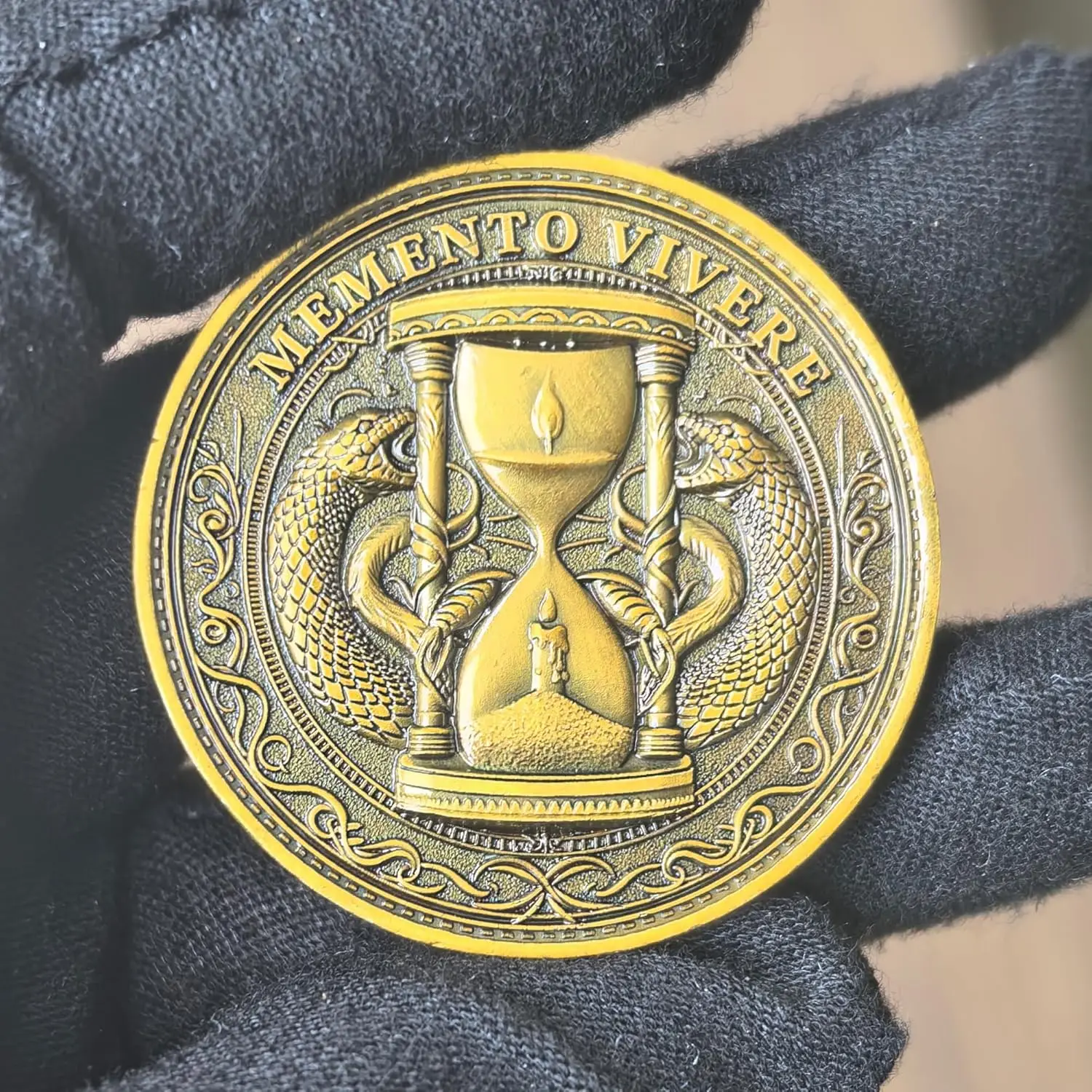 عملة تحدي Memento Mori & Vivere - رمز تذكير Stoic للممارسة اليومية، هدية مثالية لليقظة الذهنية والانعكاس.