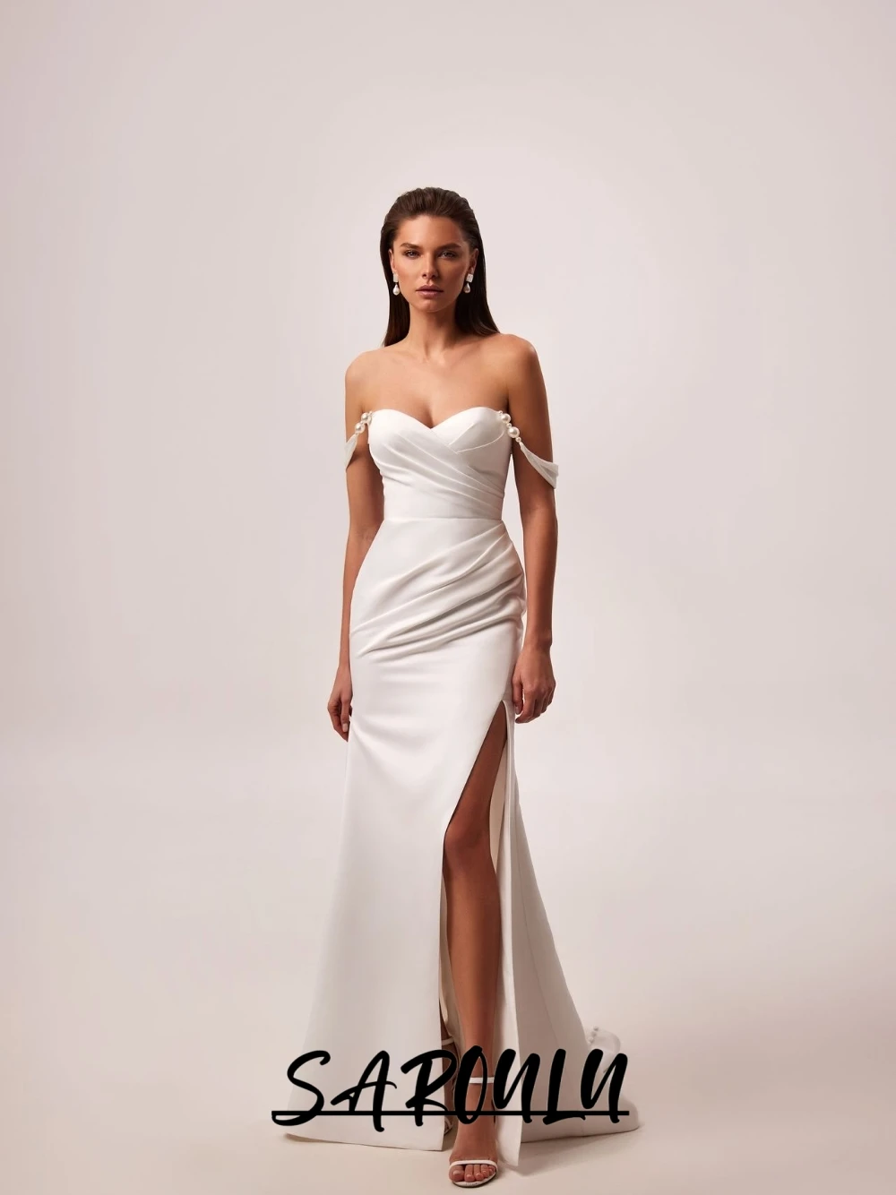 SAROULU Modern Heart-shaped Neckline Wedding Dress Intricate Pearls Lace Sheath Fitted Customized Bridal Gown Buttons Back