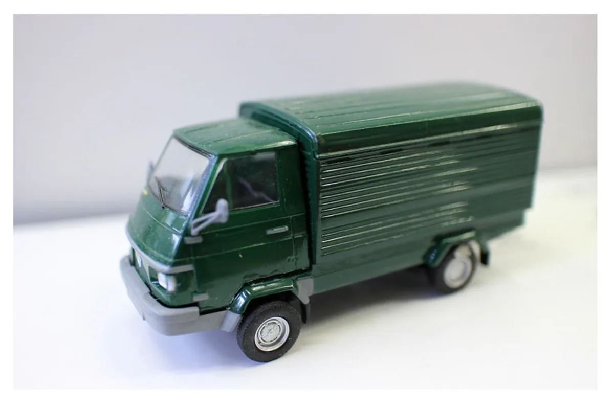 

1:43 Alloy Retro Russian Truck Model,Classic Transporter Toys,Simulation Children's Toys,Hot Sale Free Shipping