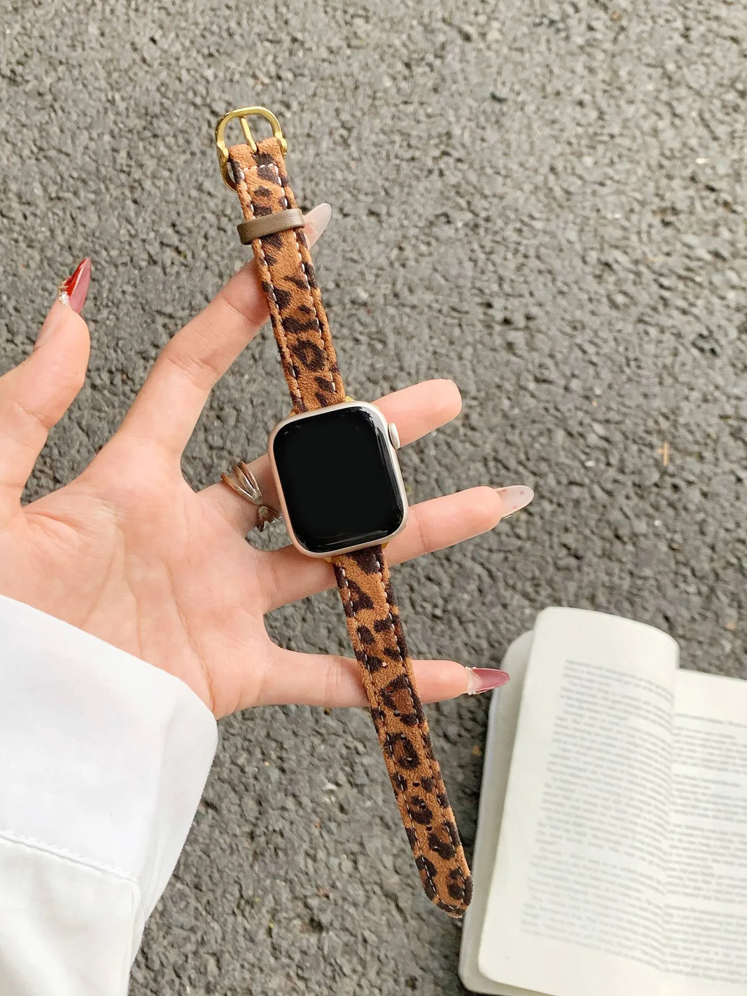 Popular Leopard Print Leather Loop Band for Apple Watch Women 44mm 40 45 41 49 42 38 Series 11 10 9 8 SE 7 6 5 4 3 Strap