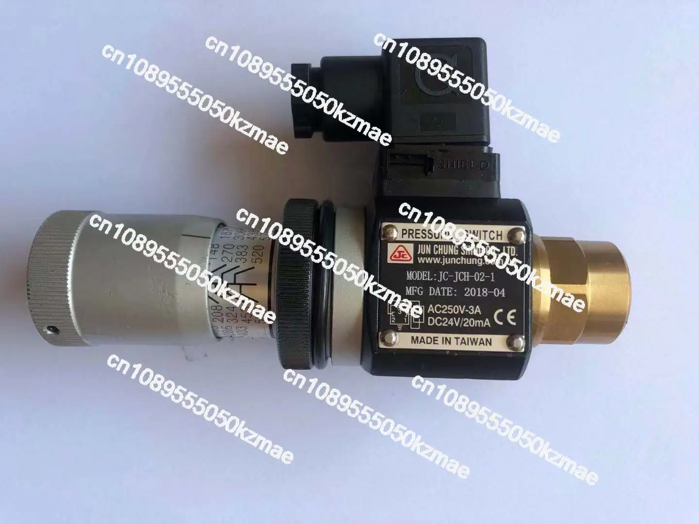 PRESSURE SWITCH JUN CHUNG SHING CO.,LTD. MODEL:JC-JCS-02-N-1 JC-JCH-02-1 AC250V-3A DC24V/20mA MADE IN TAIWAN