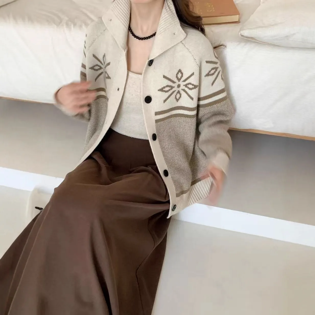 

Women's Autumn Winter Style Turn-down Collar Open Cardigan Thickened Island Soft Cozy Retro Snowflake Knitted Sweater Coat