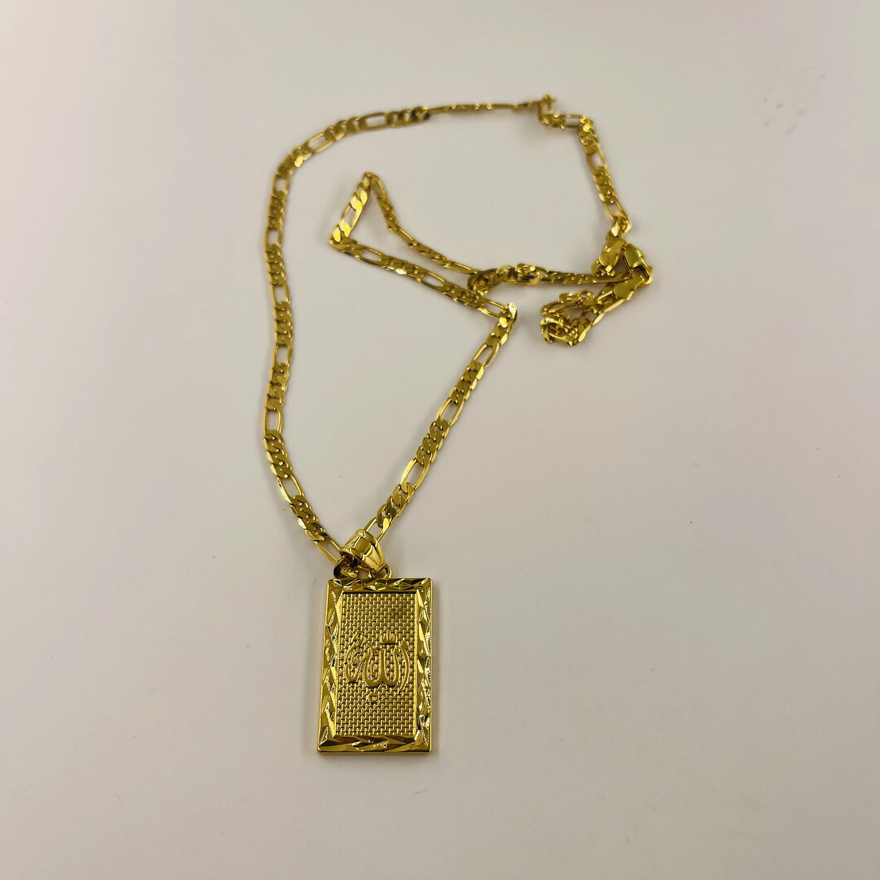 Middle East Hot Selling Muslim Religious Necklace, Allah Scripture Carving Square Plaque, Gold Plated Pendant, Men's and Women's