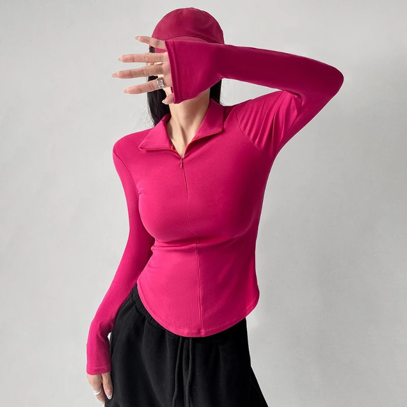 女性のベースレイヤートップ秋ジッパーディテールカーブヘム非対称 Tシャツ長袖ボトミング Tシャツトップスファッションベースレイヤー