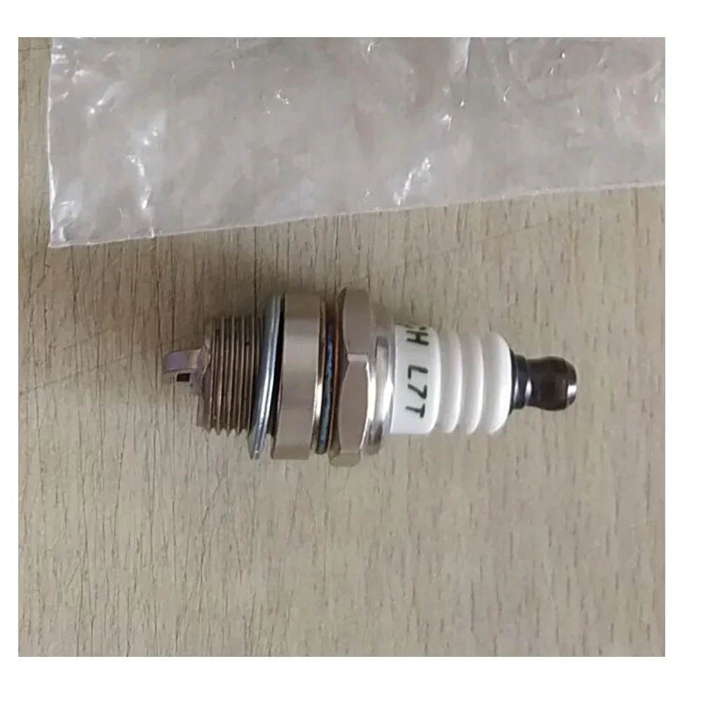 Free Shipping Outboard Motor Part Spark Plug For Hangkai 3.5/3.6 Horsepower 2stroke Boat Engine Accessories