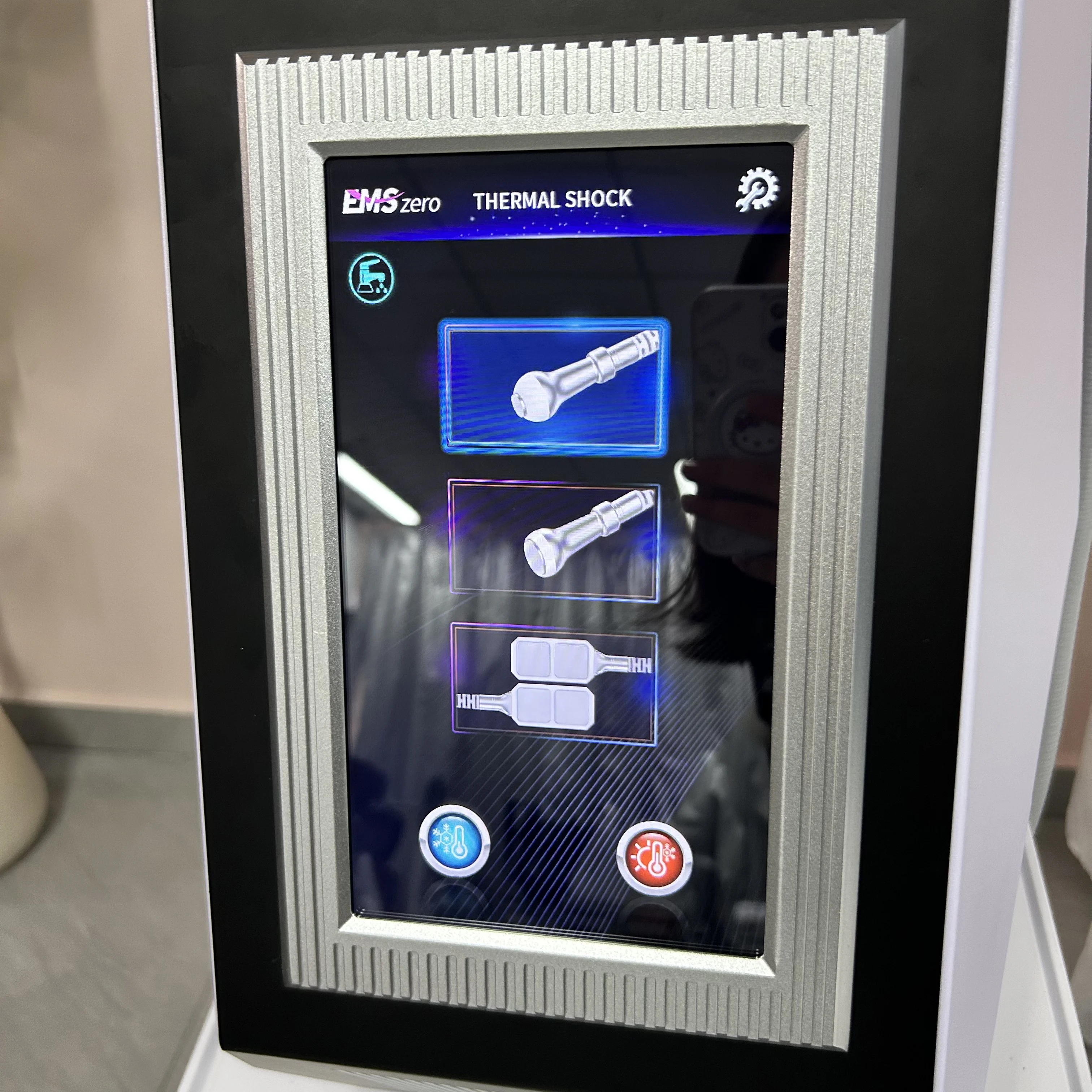 

New EMS Cool T Shock Cryoskin 4.0 Machine Portable Equipment Hot and Cold Skin Tightening Loss Weight Body Slimming Machine