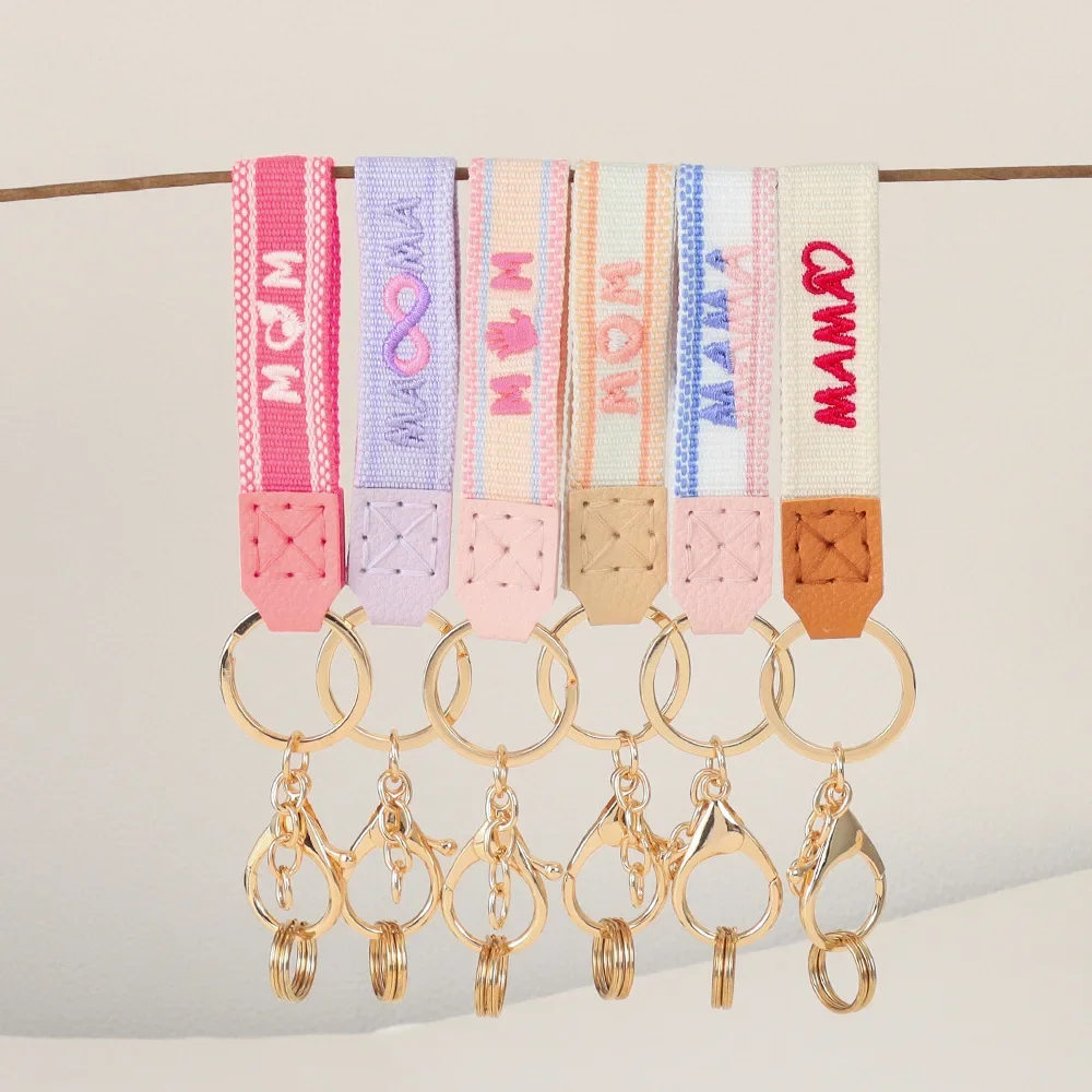 

Mother's Day charm embroidered letters woven leather gold circle keychain can be customised with personalised pattern logo