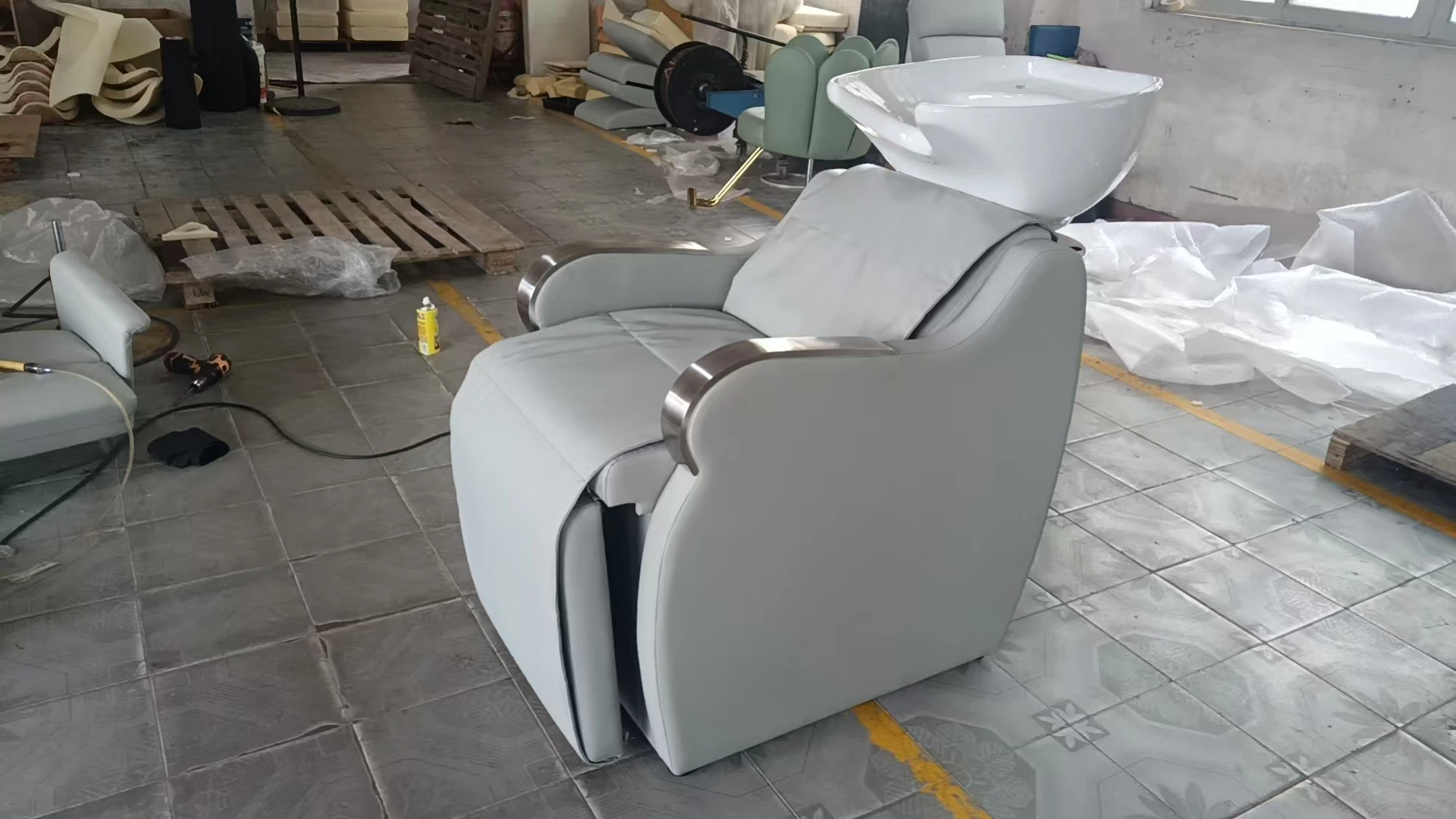 for Nail & Barber Salons Luxury Hydraulic Lifting & Descending Shampoo Bed Contemporary Design