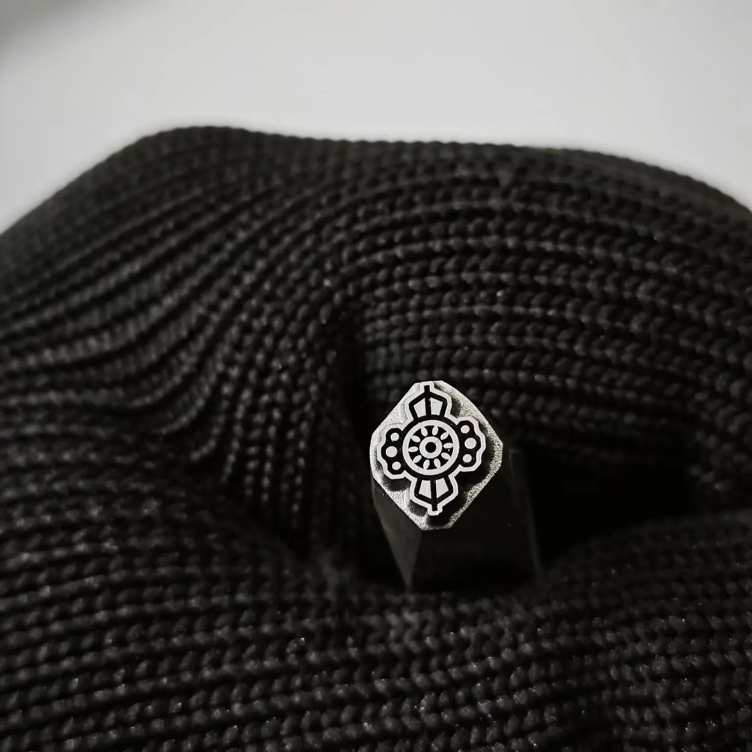 Jewellery stamps, auspicious designs, steel stamps, gold and silver bracelets, rings, chiselling moulds, gold-smithing tools