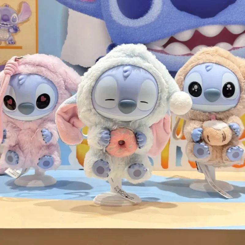 

Новинка 2025 года, хит продаж, оригинальная серия Disney Stitch Eat Something Before Sleep, слепая коробка, подвеска, милые куклы, загадочная коробка, игрушки в подарок