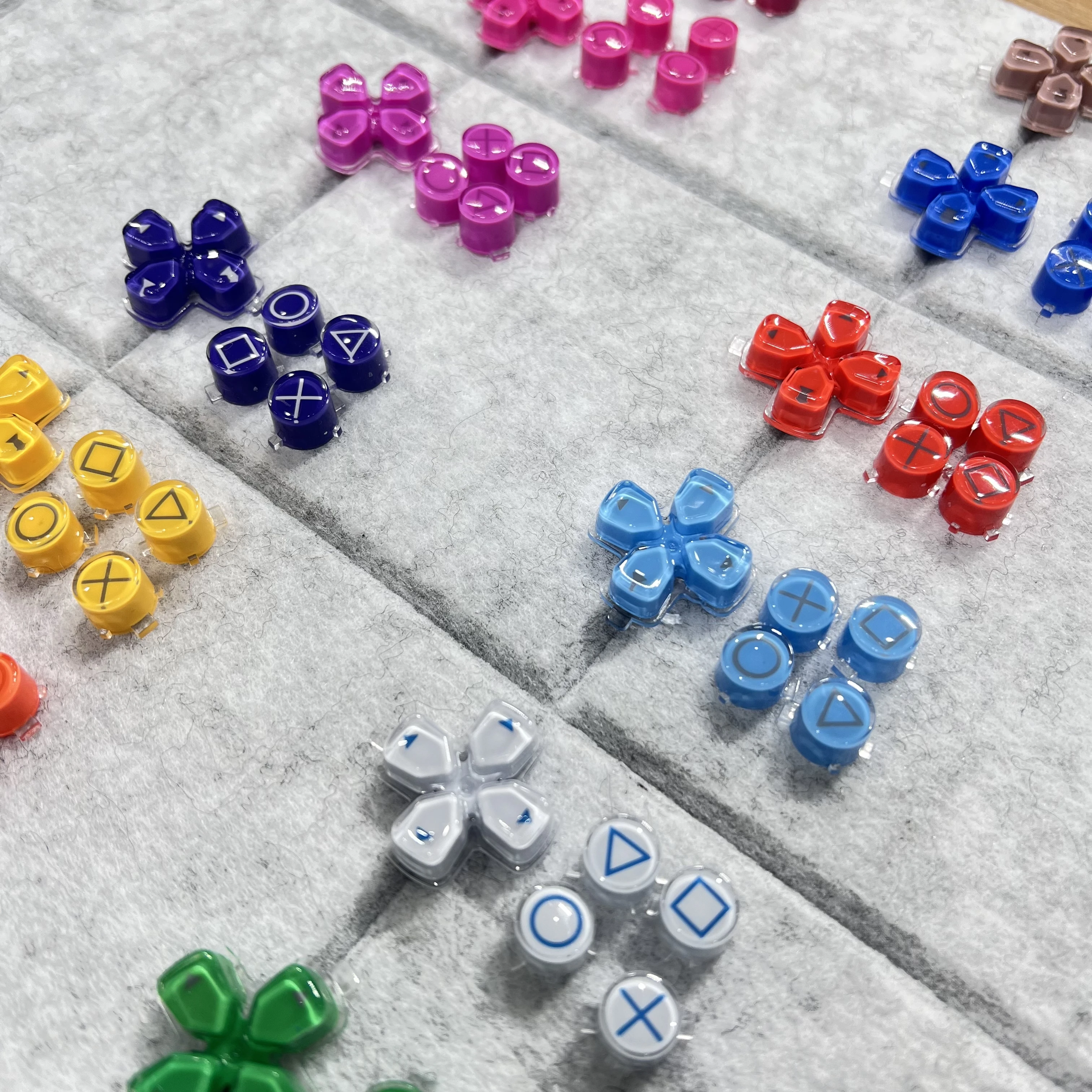 Crystal Buttons ABXY D-Pad Driection Key Button Replacement For PS5 Controller Jelly Buttons (Purplish red)