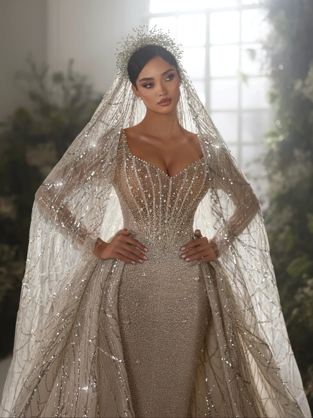 Stunning Beaded 2 in 1 Wedding Dress Sexy V Neck Backless Long Train Bridal Gown Customized Shimmering Luxury Bridal Gown