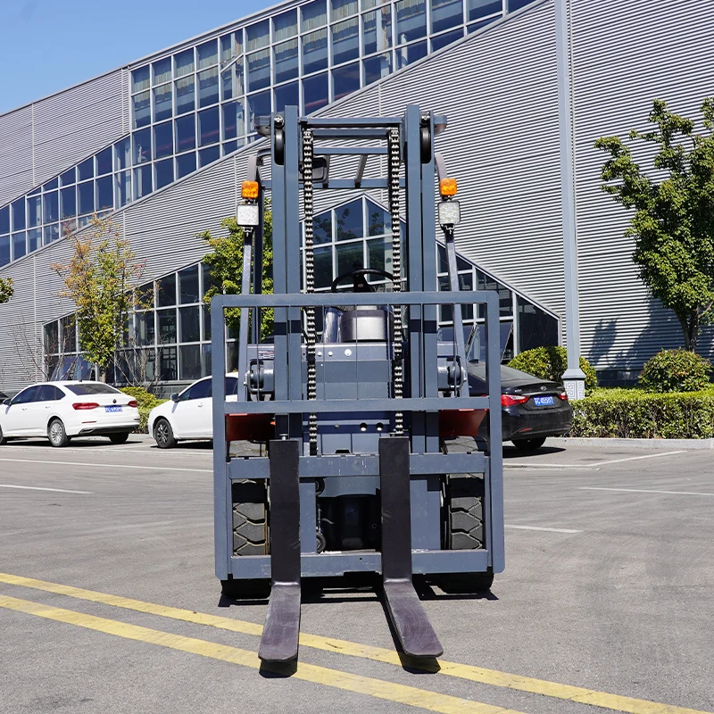 New Diesel Forklift with Adjustable Forks 2.5 Ton Load Capacity Diesel Engine Rough Terrain Capability