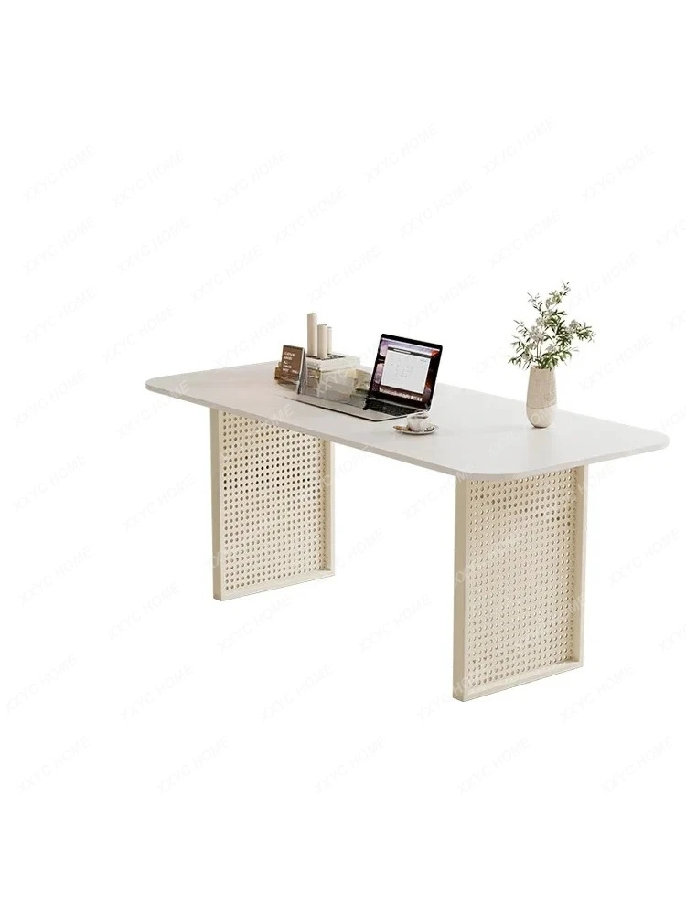 A French Cream Styl…