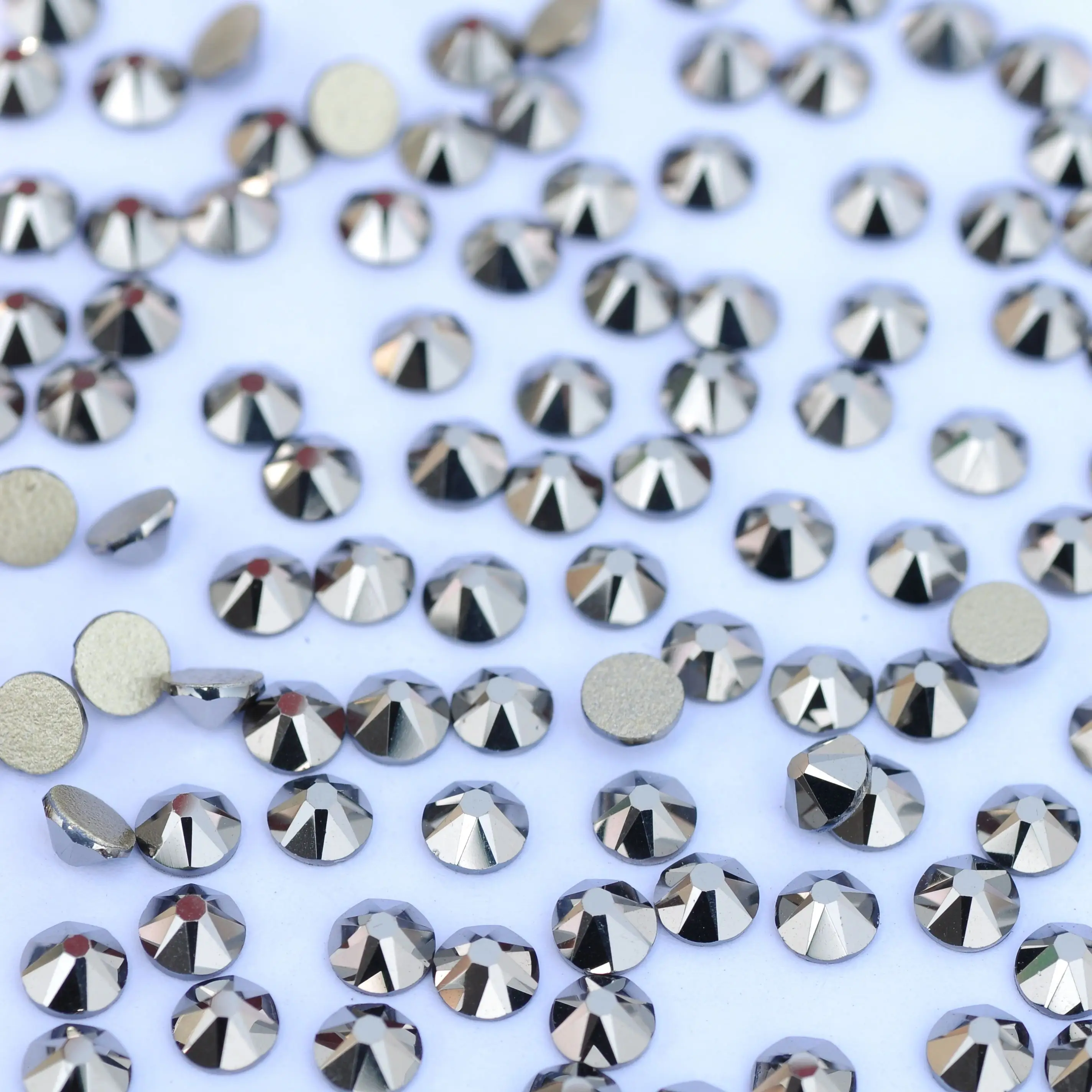 PUBRILEX Jet Hematite Xirius 8 Große 8 Kleine Kristallglas-Strasssteine, nicht heißfixierbar, Flachback-Strass für Kleidung, Nägel, DIY – Detail 4