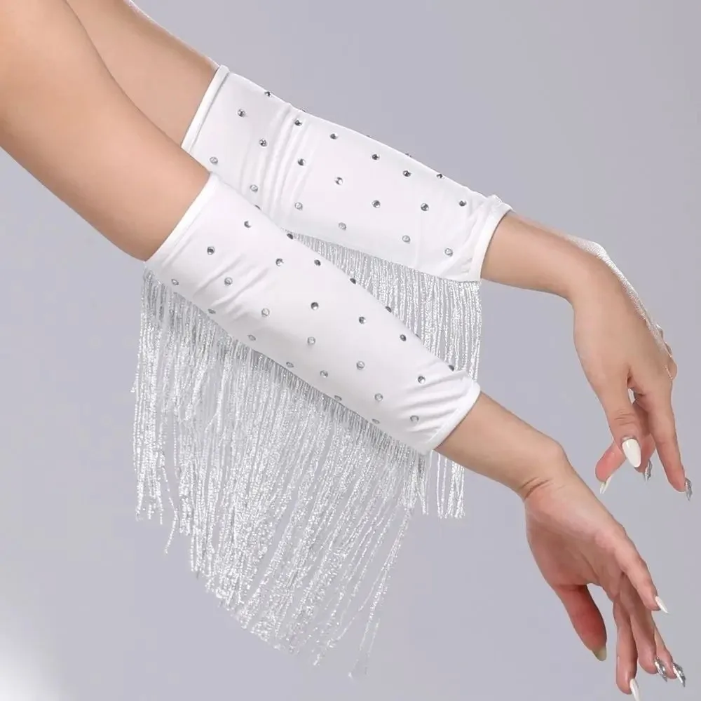 mangas-de-danca-latina-em-cor-solida-com-strass-e-franjas-efeito-elastico-brilhante