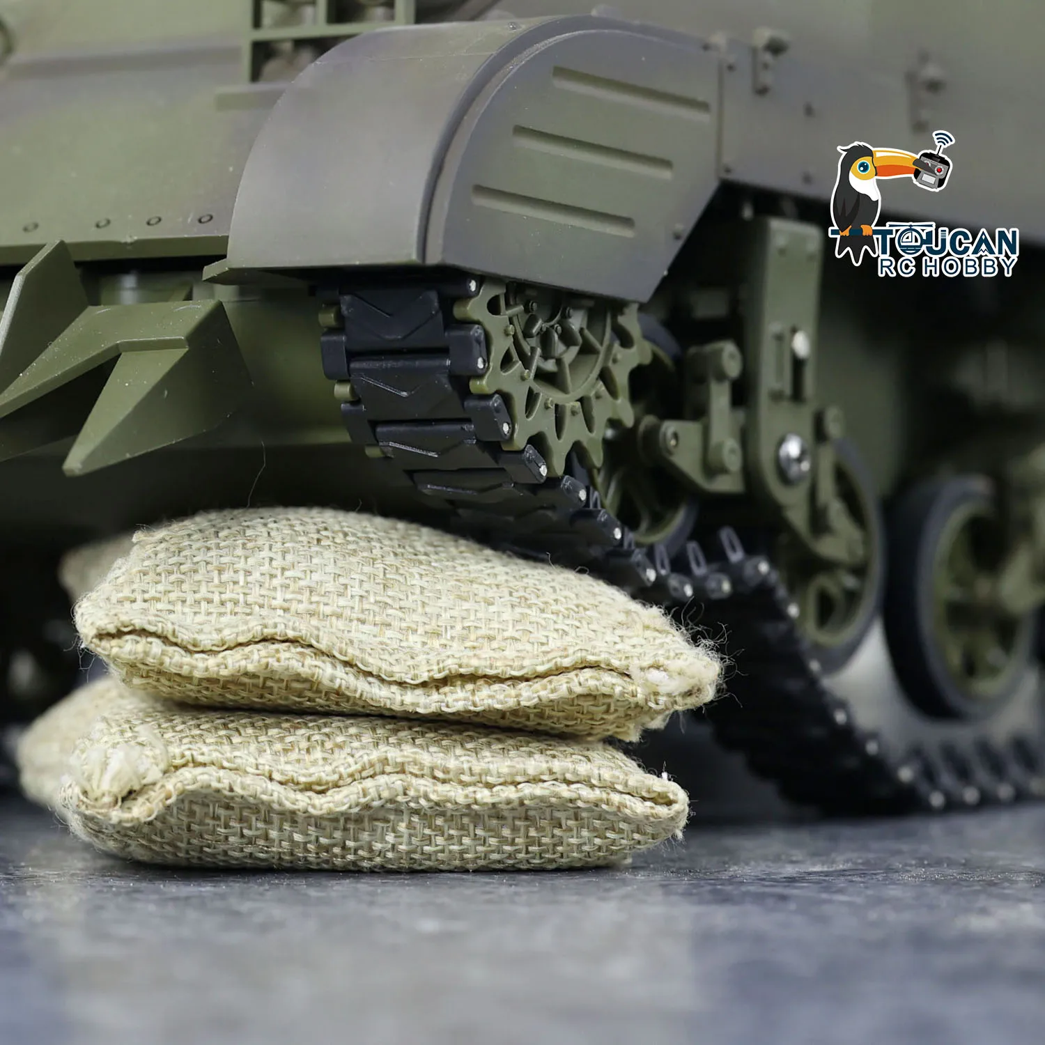 دبابة مع جهاز للتحكم عن بُعد 1/16 HengLong M5A1 ستيوارت VI 2 بطارية RTR 360 استدارة برميل أضواء نكص الصوت التدخين خزان التحكم عن بعد RC بانزر