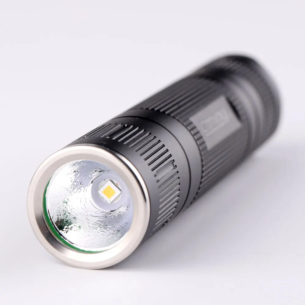 Imagem -02 - Comboio Lanterna Tática Mini Flash Luz Camping Lâmpada Pesca Latarka Alta Cri Tocha Linterna Led R90 s3 719a 18650