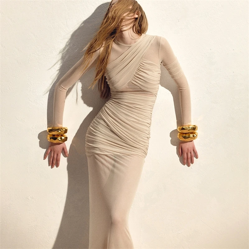 Elegante vestido largo sin mangas con paneles de malla lateral transparente marrón con detalles trenzados para fiesta, noche, graduación, novia; Elegante para