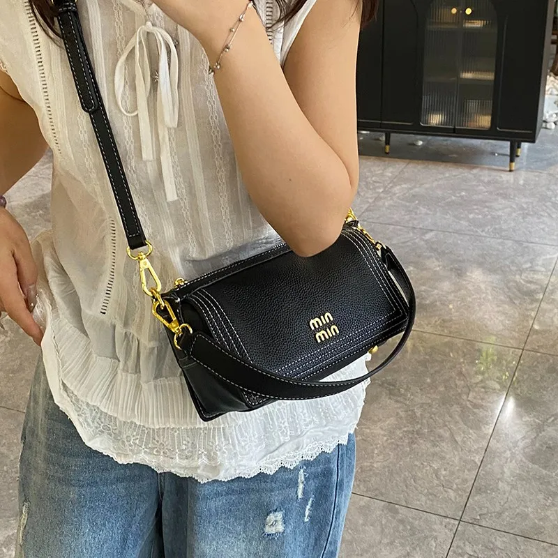 

​​Uncompromised Space Female Bag Handbag Medium Capacity Satchel Rigorous Volume Management For Essentials​​