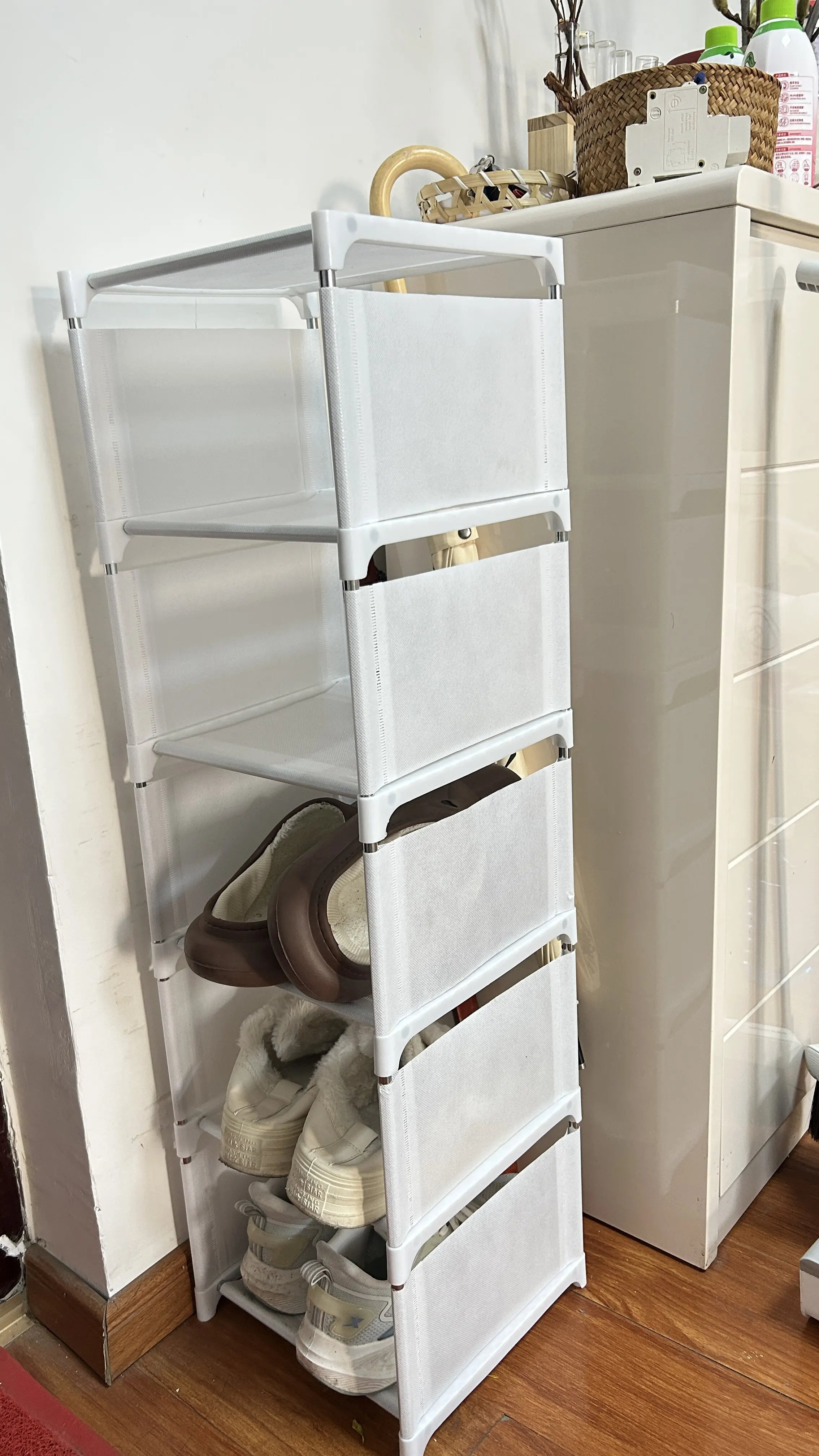 

Черно-белая простая полка-органайзер для обуви, 4/5/6/7/8-ярусная тканевая полка для хранения, экономия места для прихожей, гардеробной, домашней организации пространства