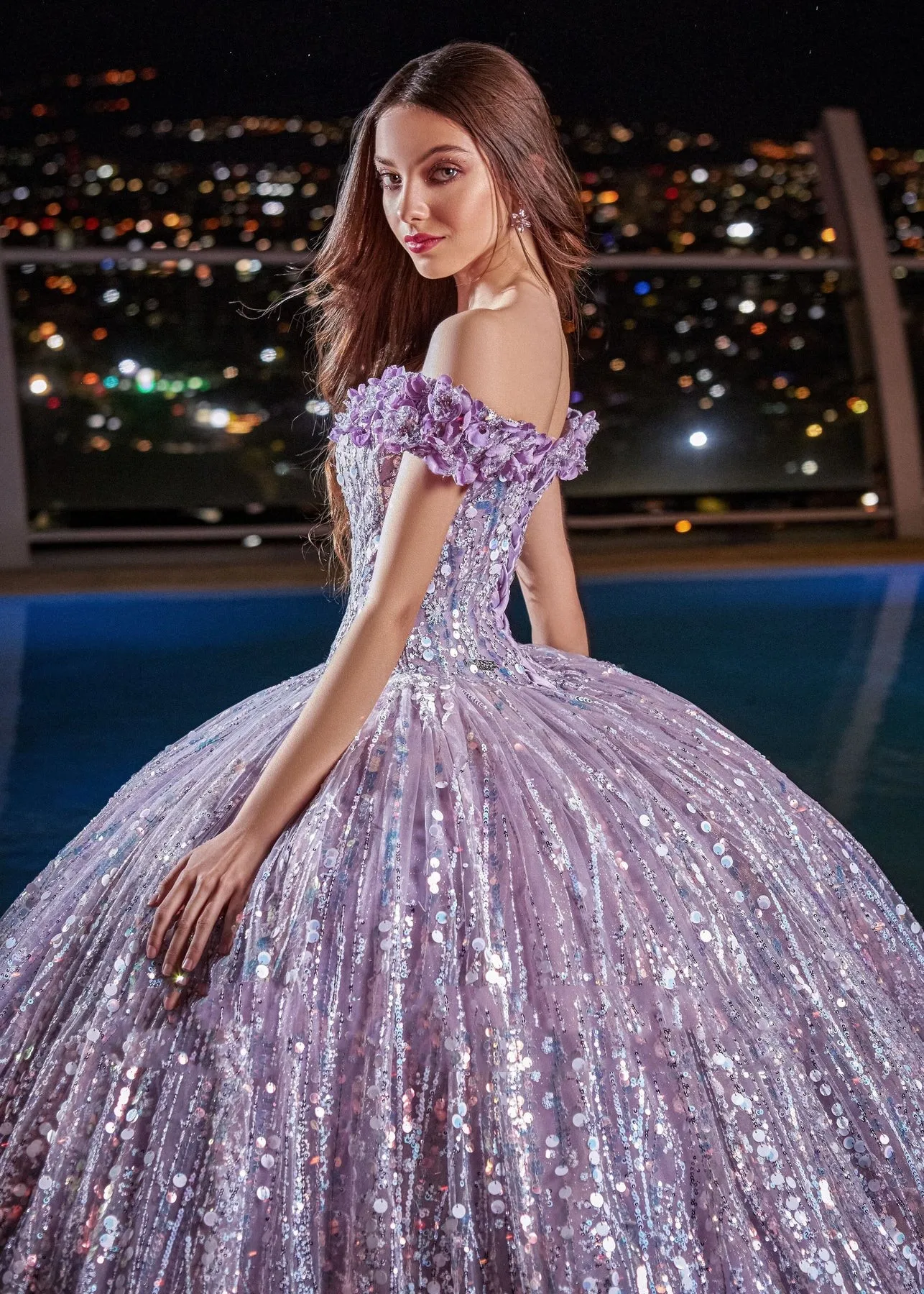 Puffy Charro Quinceanera Vestidos Vestido de baile Off The Shoulder Sequins Sparkle Mexican Sweet 16 Vestidos 15 Anos