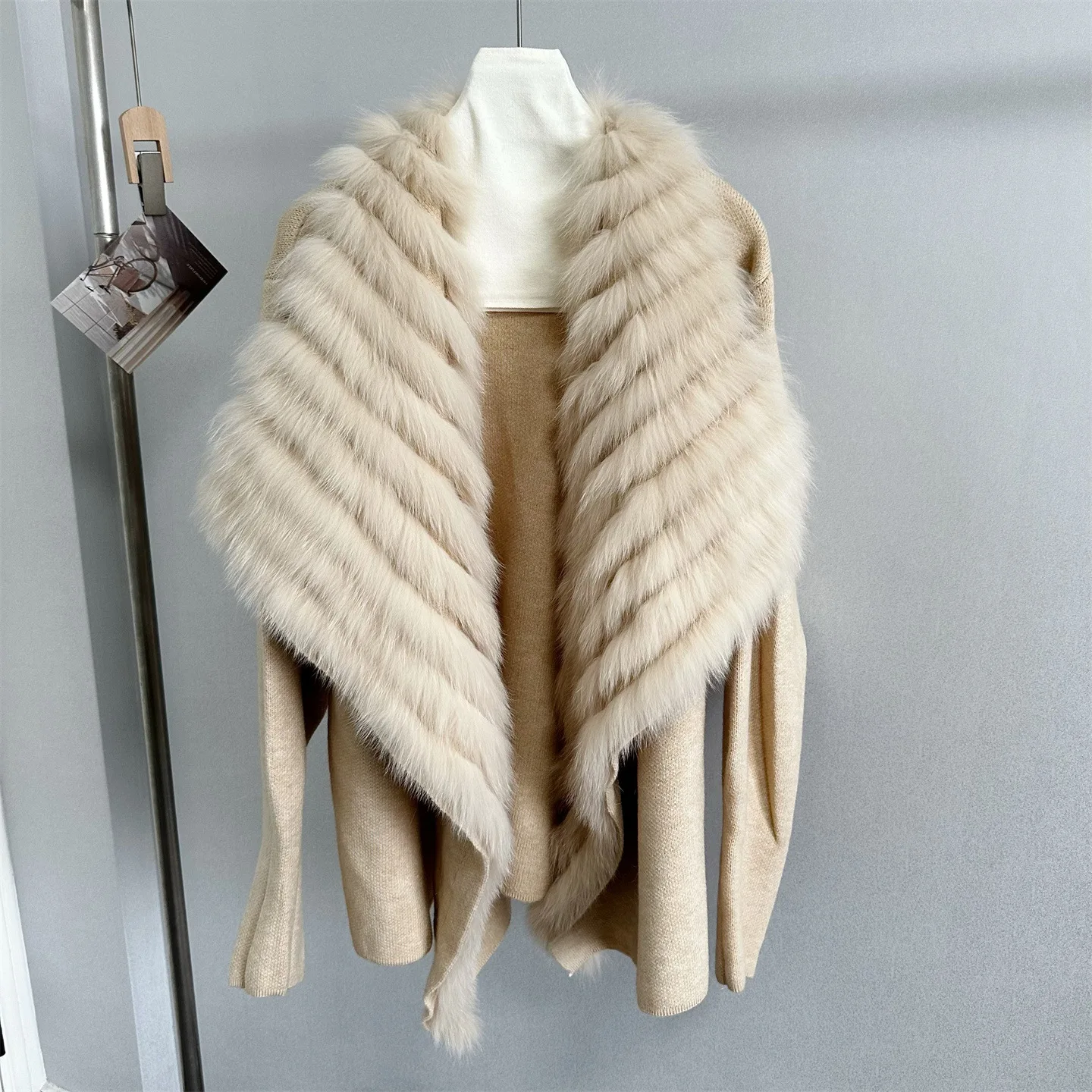 

Autumn Winter Knitted Sweater Large Collar Fox Fur Trim Mid-Length Outerwear Luxury Coat Thickened Fur Collar Knitted Cardigan
