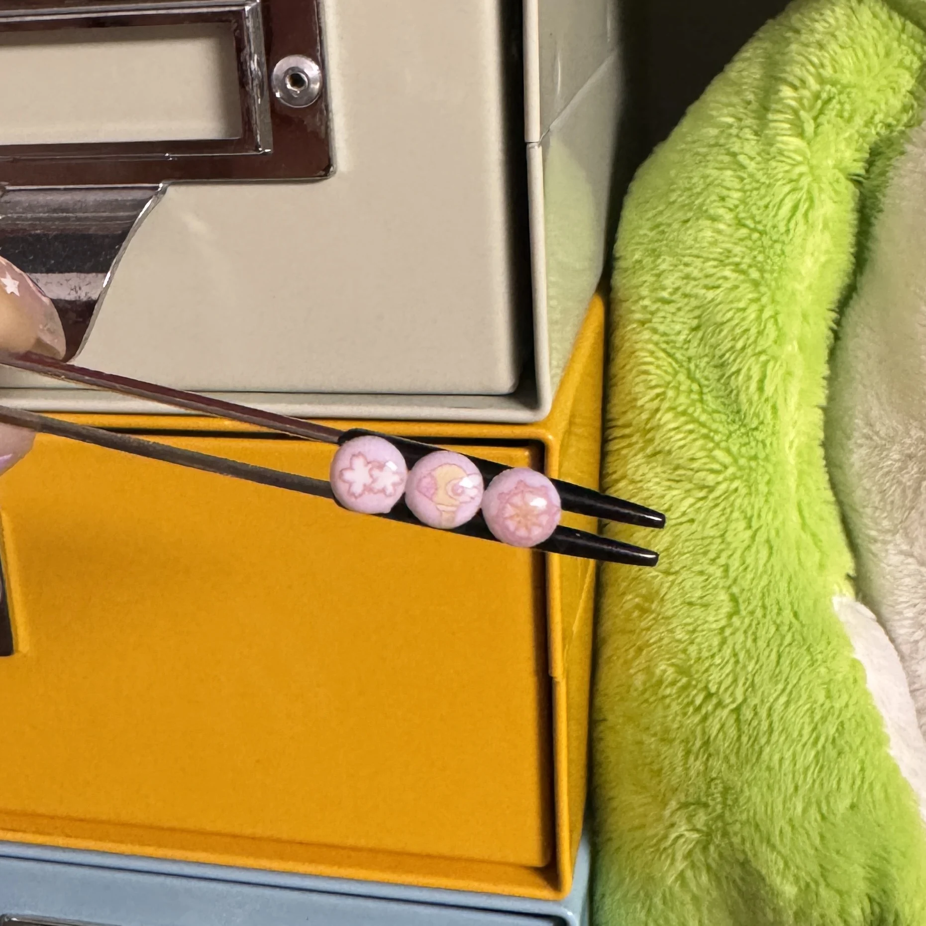 O 3pcs Only buttons