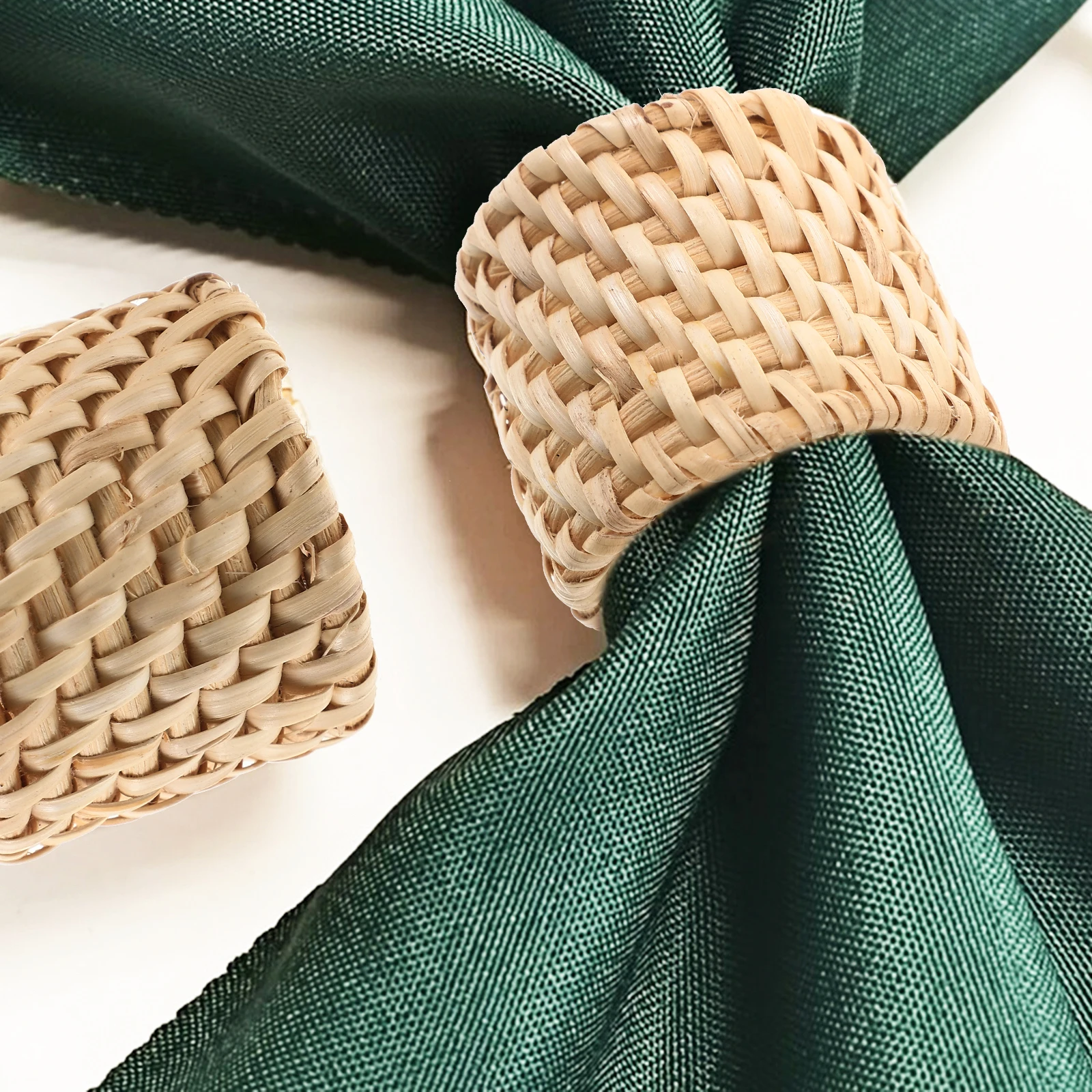 

Rattan Woven Decorative Holder Buckles for Napkin Creative Napkin Buckles Holding Rings Dining Table Wedding Party