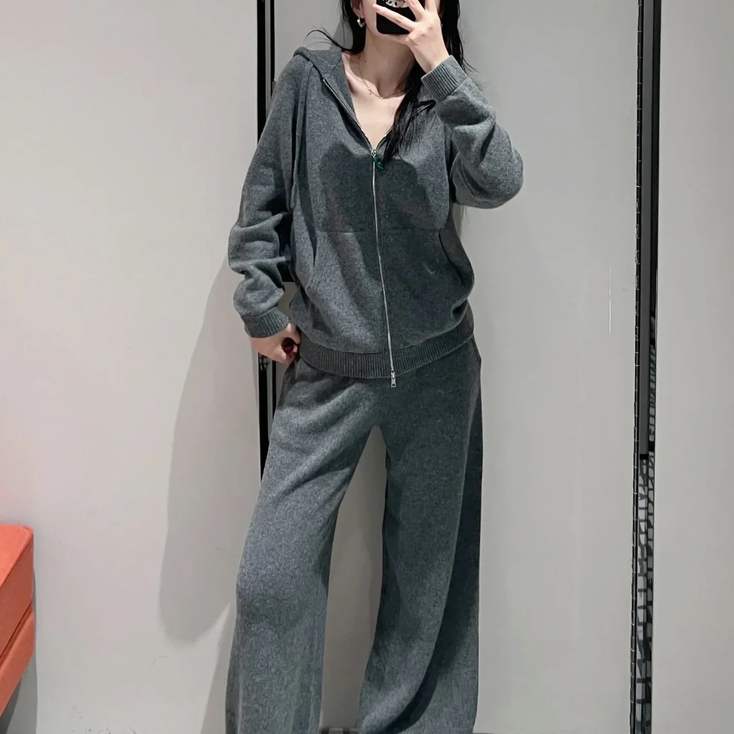 

Women's gray knitted suit autumn hooded sweater version knitted cardigan nine-point wide-leg pants [066]