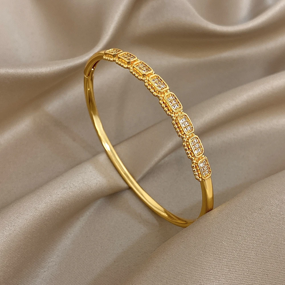

Freetry Luxury Geometric Gold Plated Bracelet for Women Elegant Square Zircon Openable Bangle Bracelet 2026 Fashion Jewelry Gift