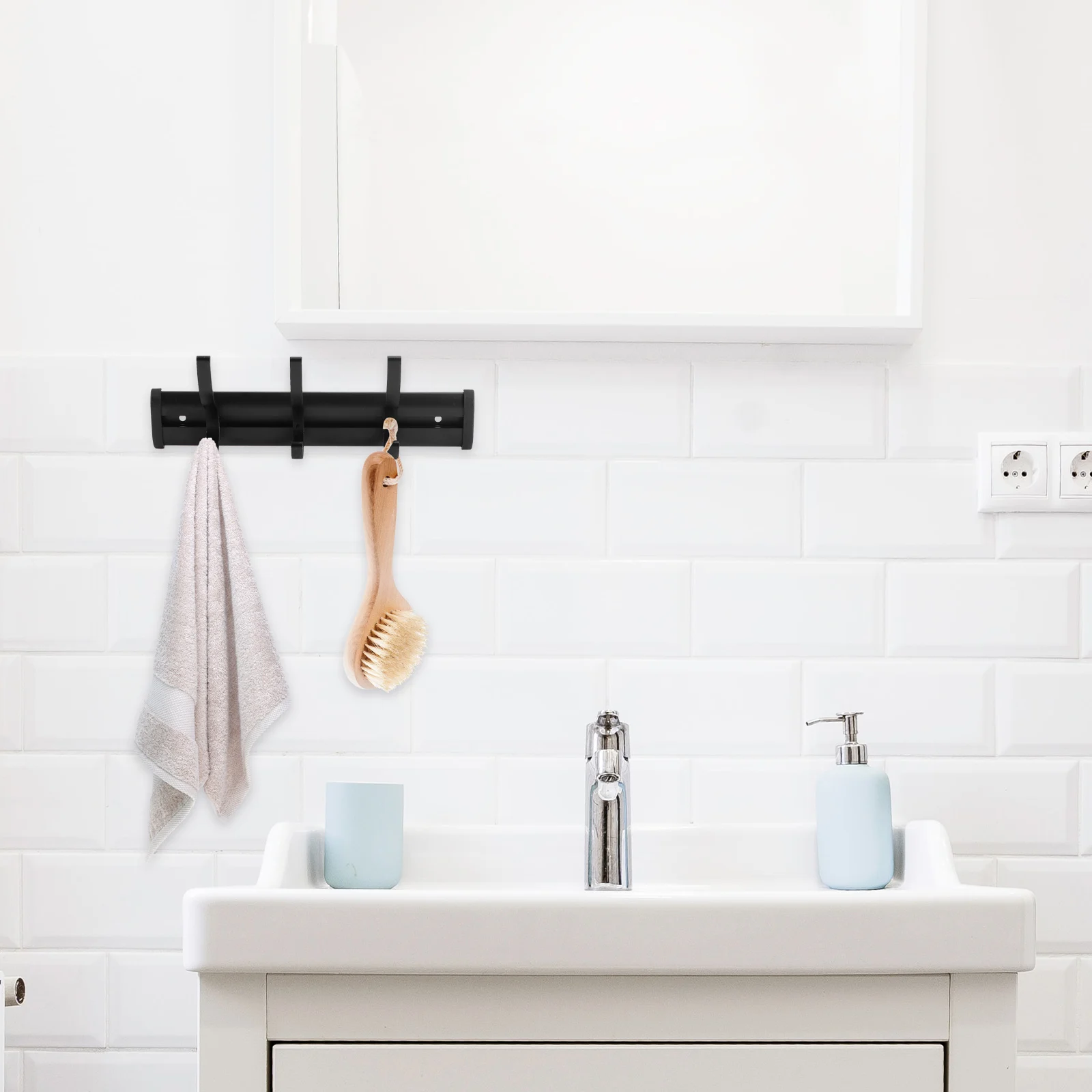 

1pc Bathroom Hook Towel Hooks Hangers Restroom Accessories Black Aluminum Durable Simple Style Wall Mount Easy