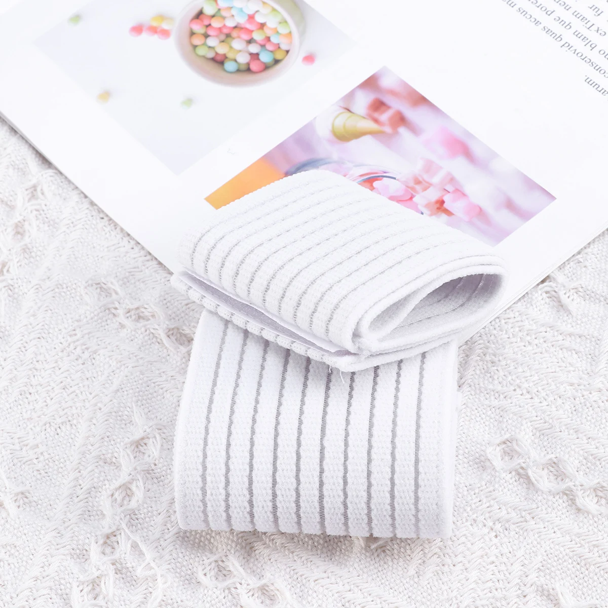 

1Pair Wrist Brace Support Padded Adjustable for Carpal Tunnel Tendonitis Pain Relief during Sports Basketball Volleyball Use